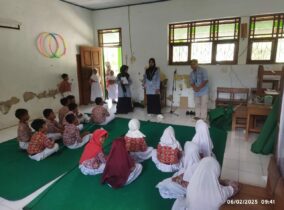 Mahasiswa KKNT Berbagi Ilmu di SDN 1 Biting