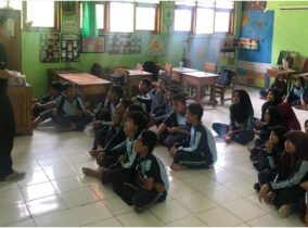 Mahasiswa KKN-T Dampingi Proses Belajar SDN 1 Talesan: Bukti Kolaborasi Positif Dunia Pendidikan