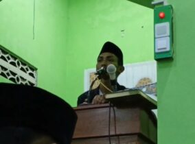 Mahasiswa KKNT Gondang Isi Kultum di Masjid Nurul Hidayah