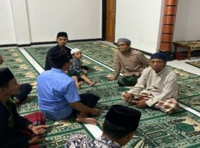 Merajut Kebersamaan di Bulan Suci: KKN-T STKIP PGRI Ponorogo Gelar Tarawih Keliling di Desa Sendang