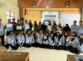 Mahasiswa KKNT STKIP PGRI Ponorogo Gelar Seminar Optimalisasi Potensi UMKM Desa dengan Teknologi Digital