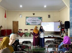 KKN-T Desa Bakalan Gelar Seminar Pemasaran Digital Dorong UMKM Lokal.