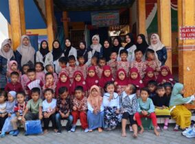 Kebersamaan yang Membekas, PPL 2 Mahasiswa Resmi Ditutup di TK Dharma Wanita Bringin