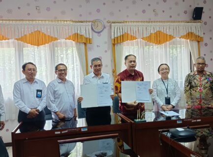 Upaya Meningkatan SDM, STKIP PGRI Ponorogo Jalin Kerja Sama dengan FKIP UNS