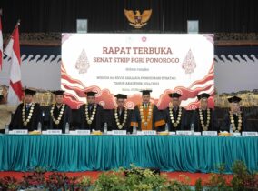 Mengangkat Tema Kebudayaan Jawa, STKIP PGRI Ponorogo Mewisuda 162 Wisudawan Mengangkat Tema Kebudayaan Jawa, STKIP PGRI Ponorogo Mewisuda 162 Wisudawan
