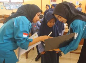HIMA Aksara Menggelar “Literasi Ceria” di SDN 1 Somoroto untuk Penguatan Budaya Literasi HIMA Aksara Menggelar “Literasi Ceria” di SDN 1 Somoroto untuk Penguatan Budaya Literasi
