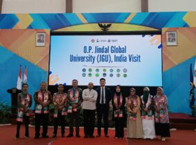 STKIP PGRI Ponorogo Hadiri MoU dengan Jindal Global University dari India STKIP PGRI Ponorogo Hadiri MoU dengan Jindal Global University dari India
