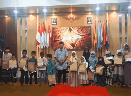 Senat Mahasiswa STKIP, Gelar Santunan Anak Yatim dan Buka Bersama