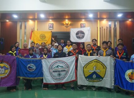 Latihan Gabungan Mapala Sekarsidenan Madiun bersama BAZARNAS Trenggalek di STKIP PGRI Ponorogo