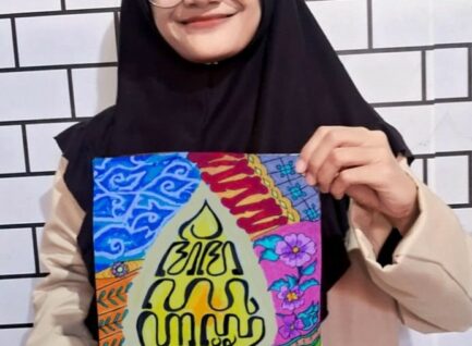 Sempat Minder, Mahasiswi STKIP PGRI Ponorogo Sabet Juara 1 Kaligrafi Aksara Jawa Tingkat Nasional