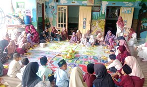 Peringatan Maulid Nabi Muhammad SAW di RA Muslimat NU 104 Paringan 1