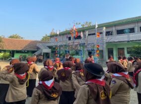 Semarak HUT Pramuka ke-65, Mahasiswa PPL II STKIP PGRI Ponorogo Turut Meriahkan Apel di Mts-MA Al-Mukarrom Semarak HUT Pramuka ke-65, Mahasiswa PPL II STKIP PGRI Ponorogo Turut Meriahkan Apel di Mts-MA Al-Mukarrom